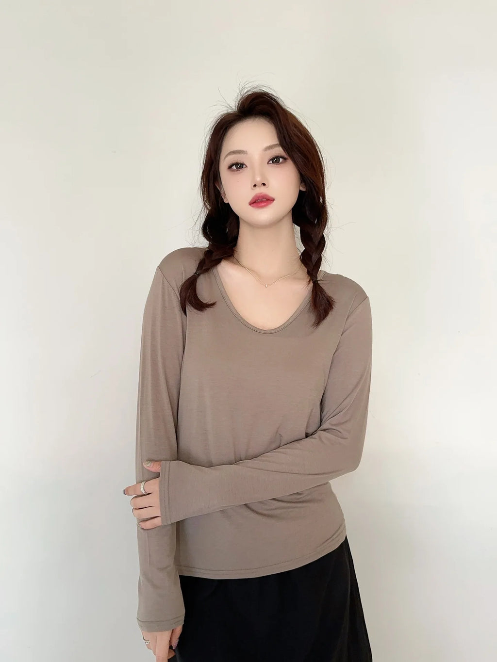Plus size L to 6XL U-Neck Women's T-shirt Long sleeves Loose Bottomed Tshirts solid color Casual Tee Tops All match