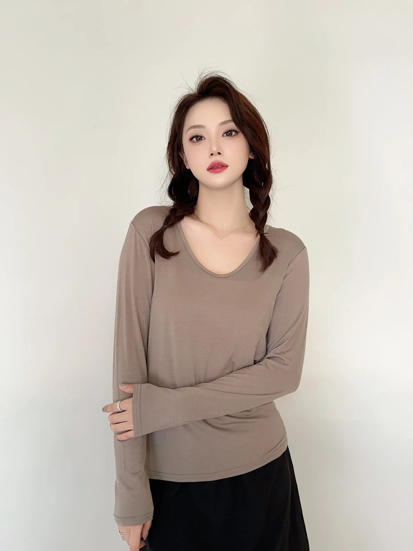 Plus size L to 6XL U-Neck Women's T-shirt Long sleeves Loose Bottomed Tshirts solid color Casual Tee Tops All match