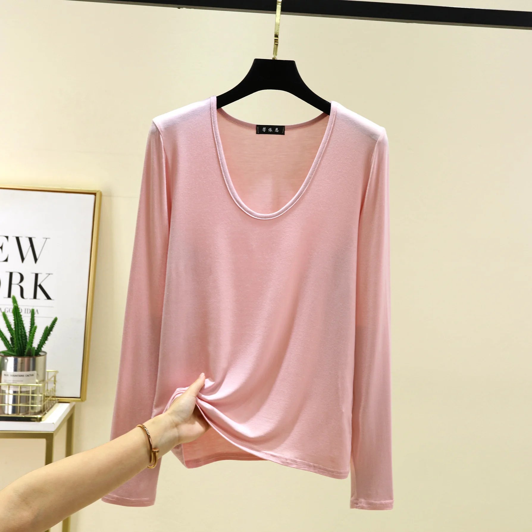 Plus size L to 6XL U-Neck Women's T-shirt Long sleeves Loose Bottomed Tshirts solid color Casual Tee Tops All match