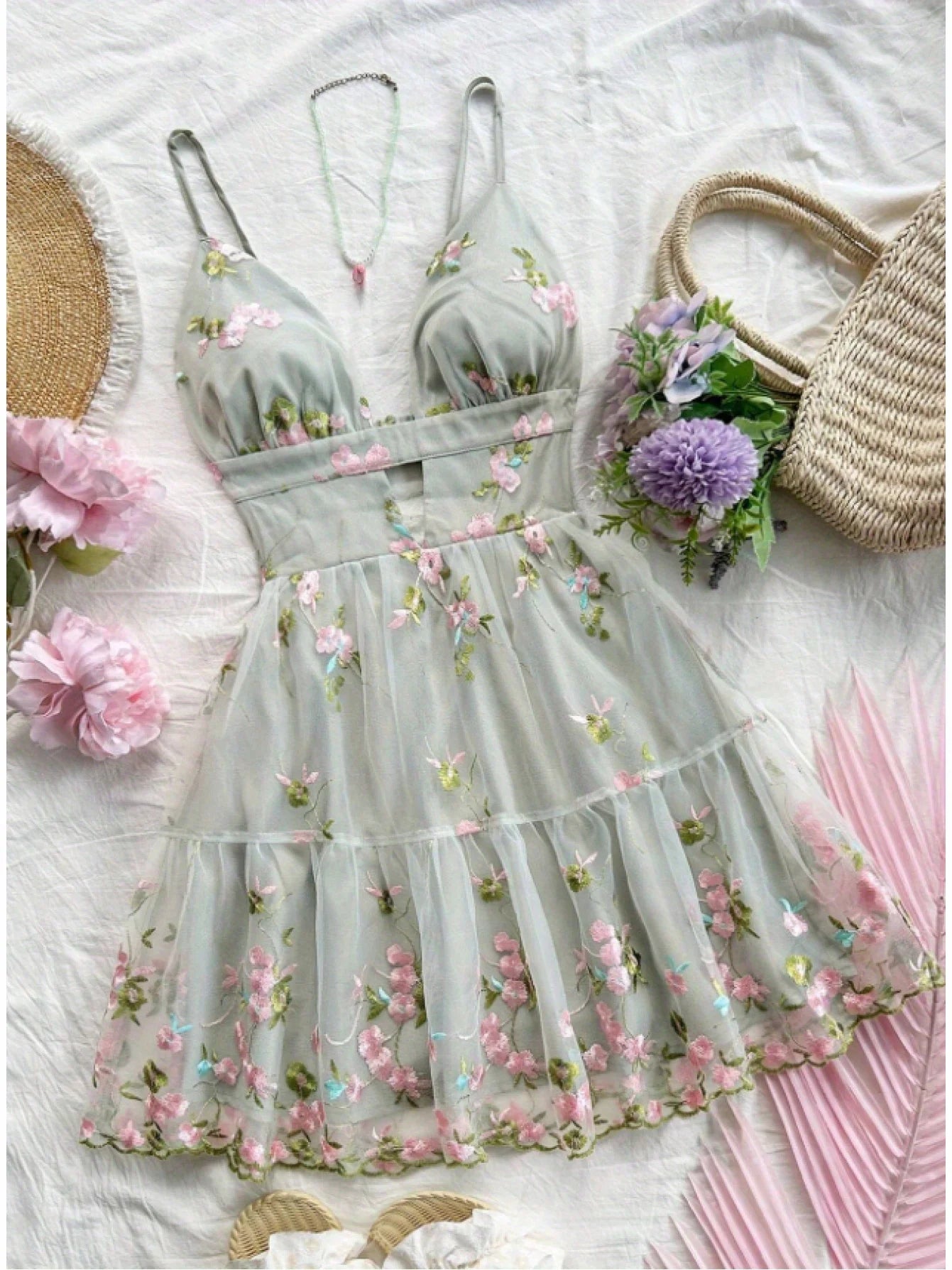Plus-size Women Summer Vacation Lace Splicing Straps Hollow-out A-line Backless Embroidery Mini Dress