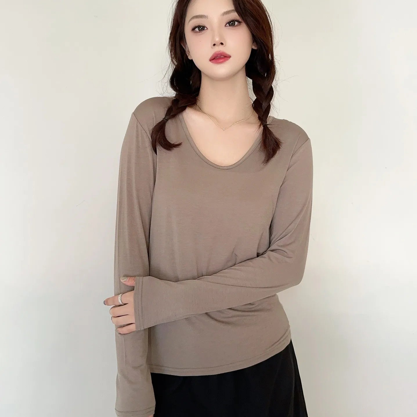 Plus size L to 6XL U-Neck Women's T-shirt Long sleeves Loose Bottomed Tshirts solid color Casual Tee Tops All match