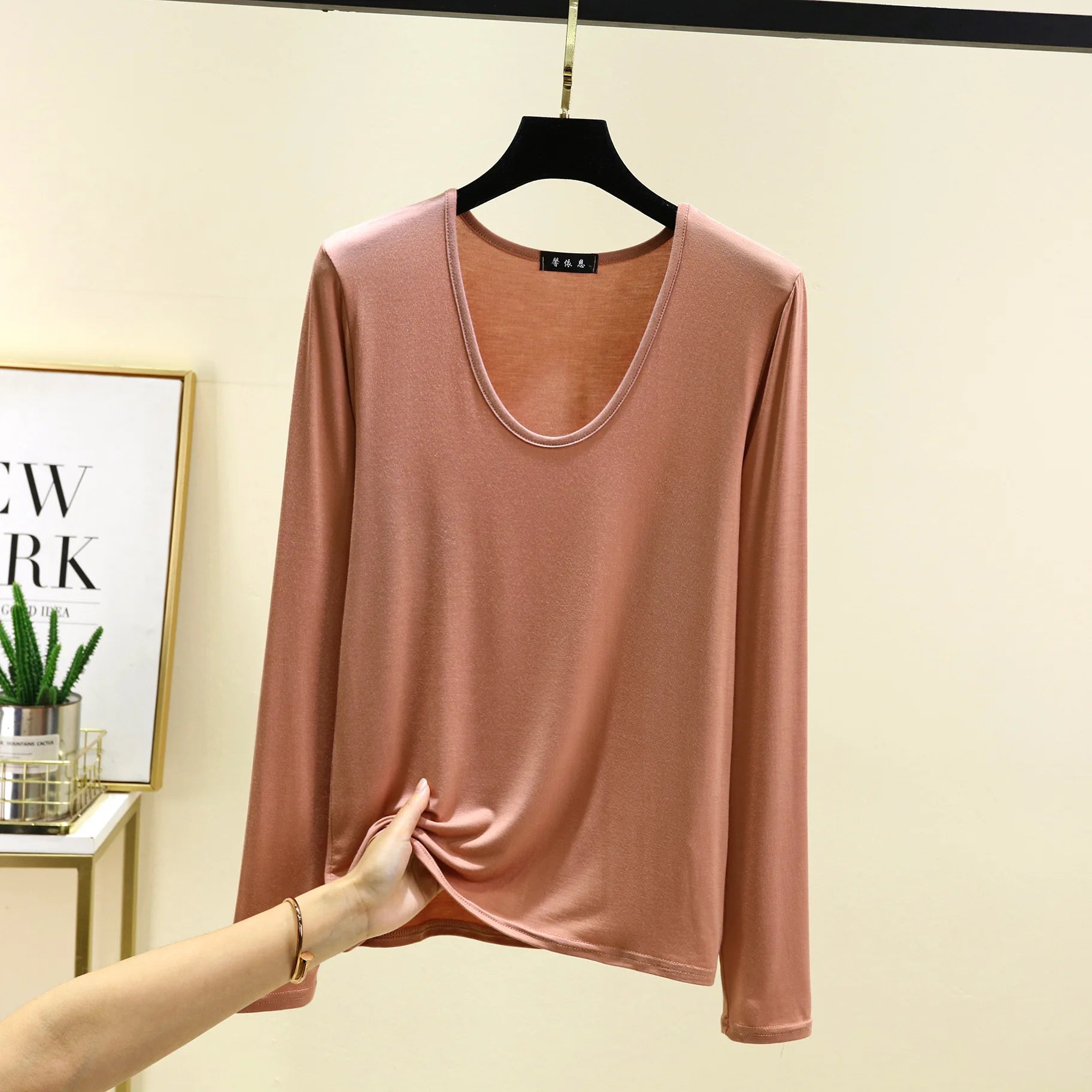 Plus size L to 6XL U-Neck Women's T-shirt Long sleeves Loose Bottomed Tshirts solid color Casual Tee Tops All match